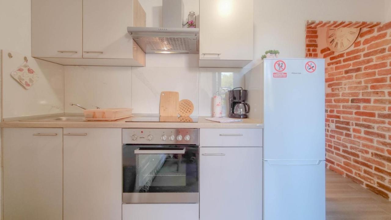 Enio Apartment Новиград Екстериор снимка