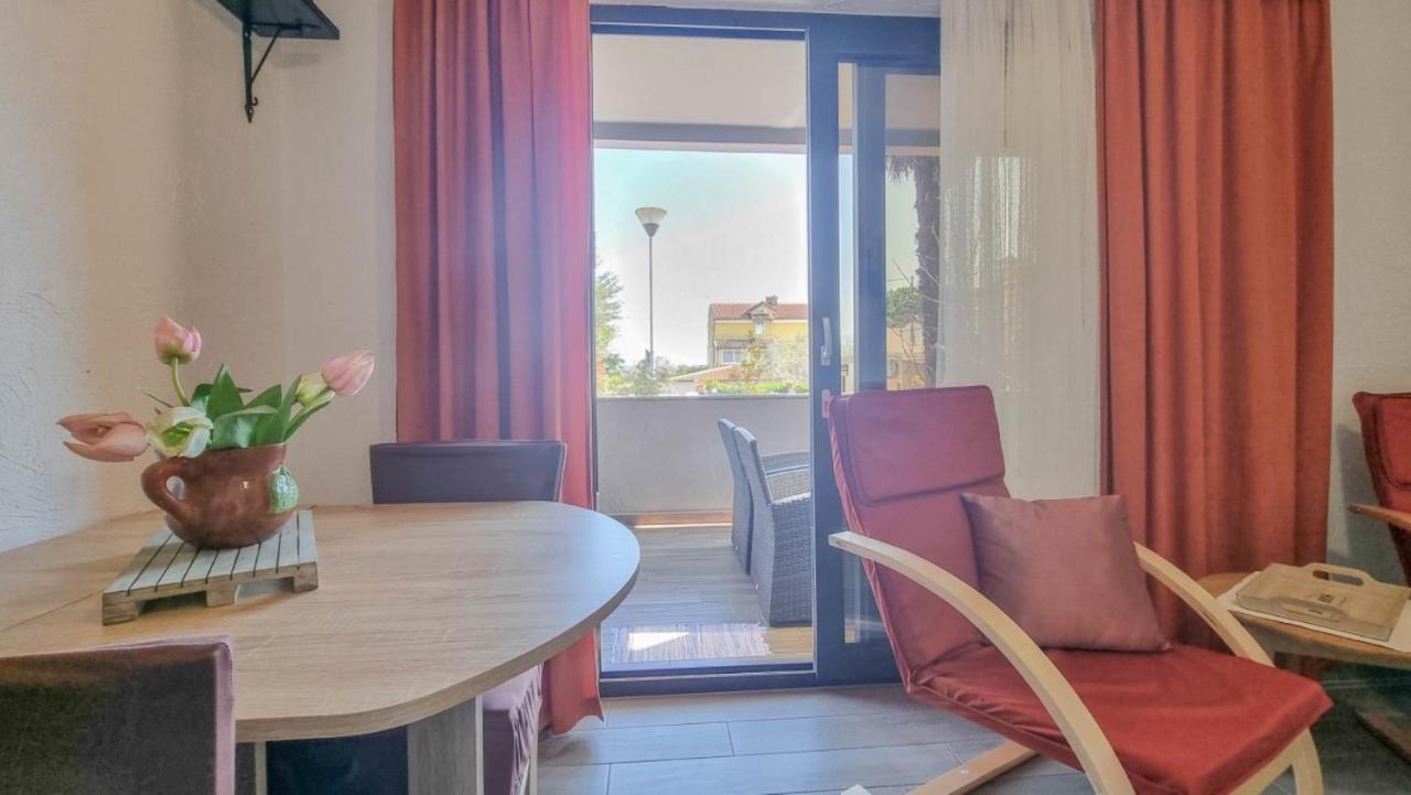 Enio Apartment Новиград Екстериор снимка